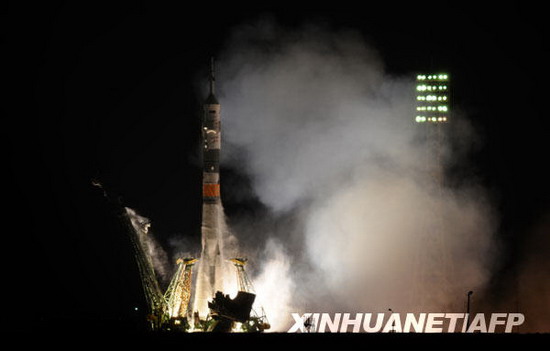 俄羅斯“聯盟TMA-17”載人飛船在哈薩克斯坦境內的拜科努爾航天發射中心發射升空。
