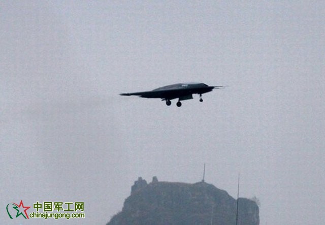 中國&ldquo;利劍&rdquo;隱身無人攻擊機(jī)成功首飛