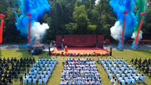 武漢軍需工業(yè)技工學(xué)校喜慶建校60周年